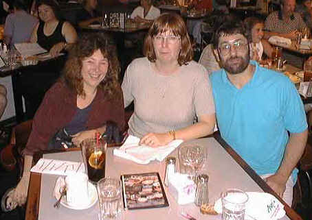 gradnite1_diane_lori_jeff.JPG (34291 bytes)