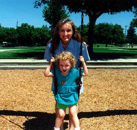 picnic_dawn_and_danielle_on_swing.JPG (83878 bytes)