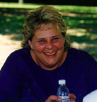 picnic_stacey_barnes_closeup.JPG (37579 bytes)