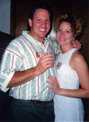 suite_mike_short_and_girlfriend.JPG (97105 bytes)