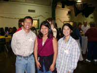 011005 0462 daniel bui laura bui mary bui web.jpg (70430 bytes)