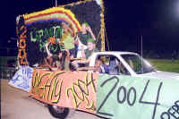 a004_4 sophomore float web.jpg (83376 bytes)